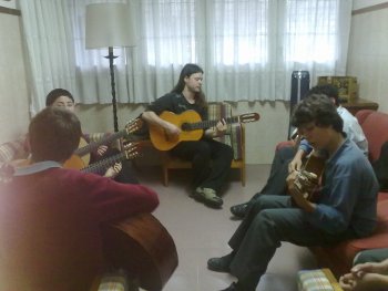 Clase de guitarra con Rafael Bravo